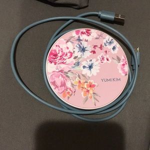 Wireless phone charger